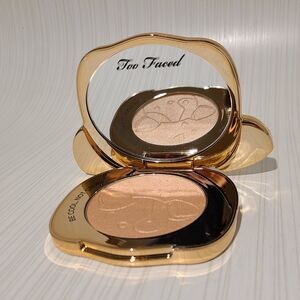 Too Faced Glower Puppy Love Highlighter